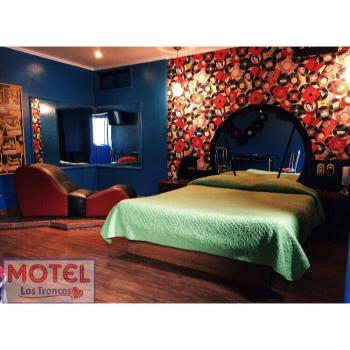Motel Los Troncos en La Cisterna, Metropolitana
