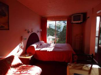 Motel La Pirámide en San Bernardo, Metropolitana